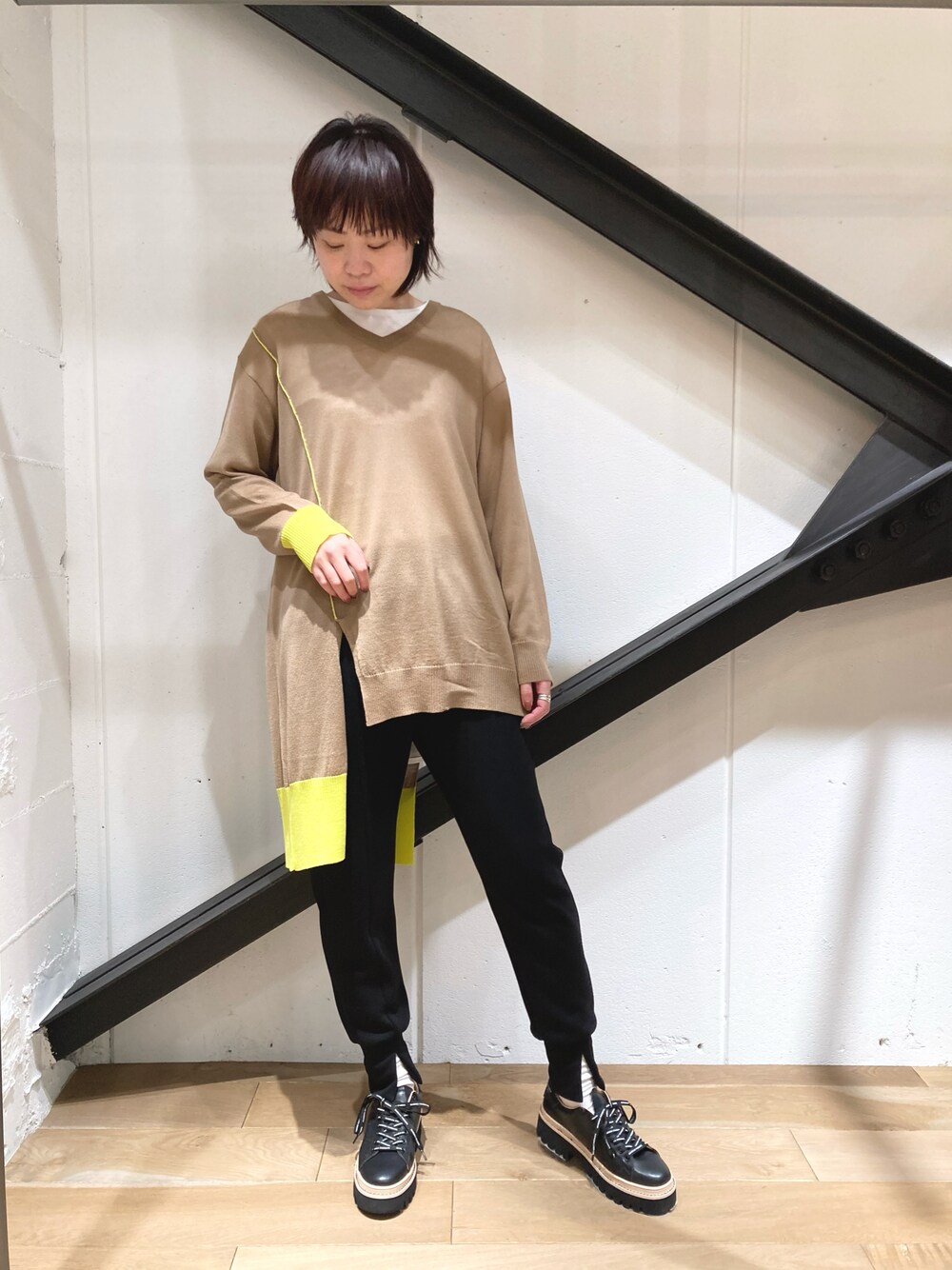 UJOH（ウジョー）の「Ujoh（ウジョ―）アシンメトリーニット（ニット