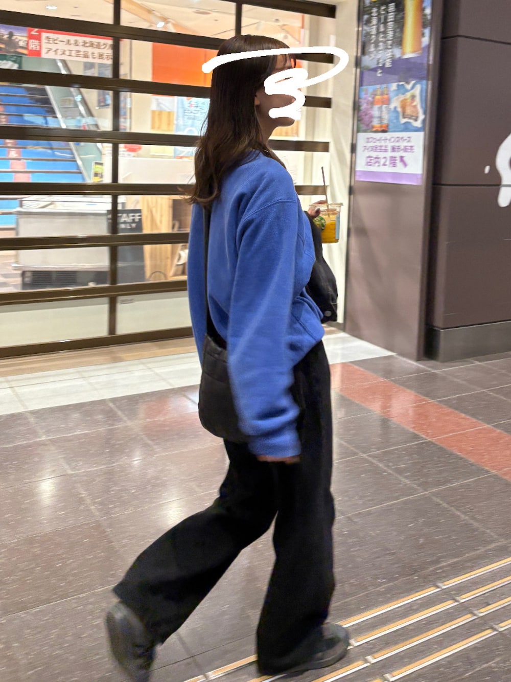 「ラフコーデ、champion reverse weave、UNIQLO、デニムパンツ、adidas originals、adidas superstar、CITEN、リーバイス、スニーカーコーデ、おでかけコーデ」｜「Championの【Champion/チャンピオン】メンズ リバースウィーブ　used（スウェット、その他）」を使った、まりんさん（骨格ウェーブ・レディース・163cm）の秋コーディネートの1枚目の写真