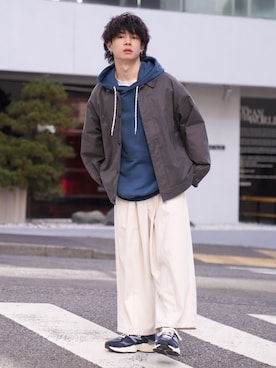 「ADAMASTE（アダマスト）のアイテム（パーカー）」を使った、ゆーすけさん（メンズ・165cm）の冬コーディネート