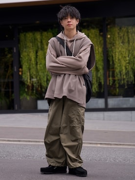 「ADAMASTE（アダマスト）のアイテム（パーカー）」を使った、ゆーすけさん（メンズ・165cm）の冬コーディネート