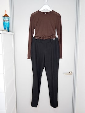 「GU（ジーユー）のソフトシアークルーネックT(長袖)（Tシャツ/カットソー、ブラウン系）」を使った、和瀬凛さん（レディース・157cm）の夏コーディネート