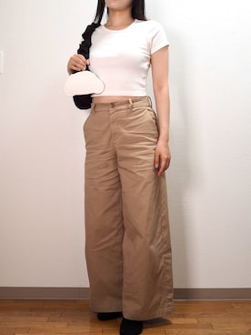 「3coins（3coins）の《500mlペットボトル収納可能》レジャーバッグ（Fannypack、ブラック系）」を使った、和瀬凛さん（レディース・157cm）の秋コーディネート