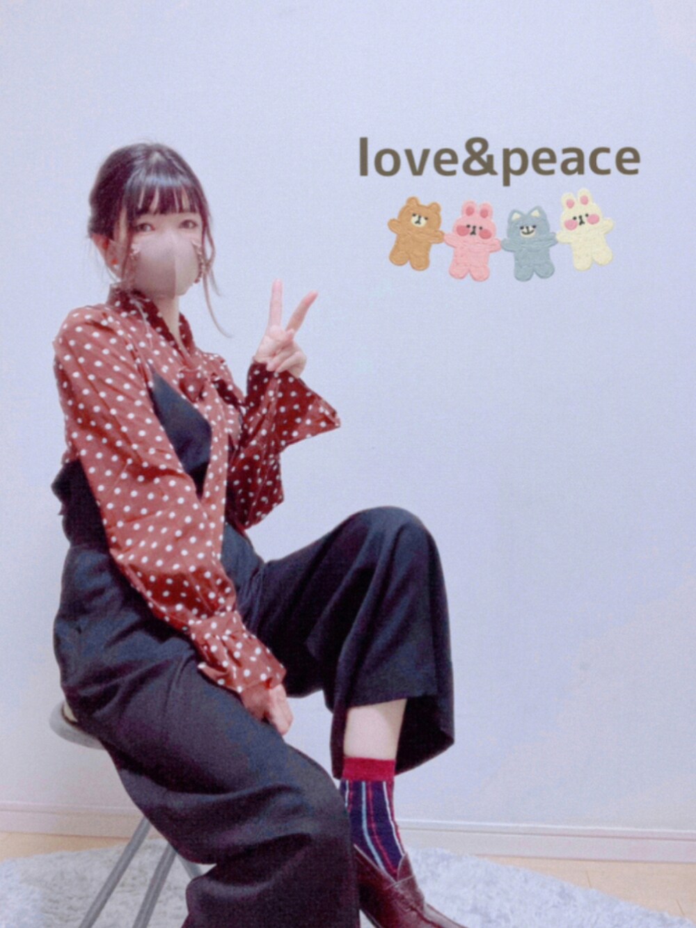 「サロペット、ローファー、マスク、ガーリー、フェミニン、ボウタイブラウス、ローファー×靴下、ドットブラウス、ラブアンドピース2021」｜「楽天のアイテム（トップス、ブラウン系）」を使った、Yukko.☃︎さん（レディース・160cm）の秋コーディネートの1枚目の写真