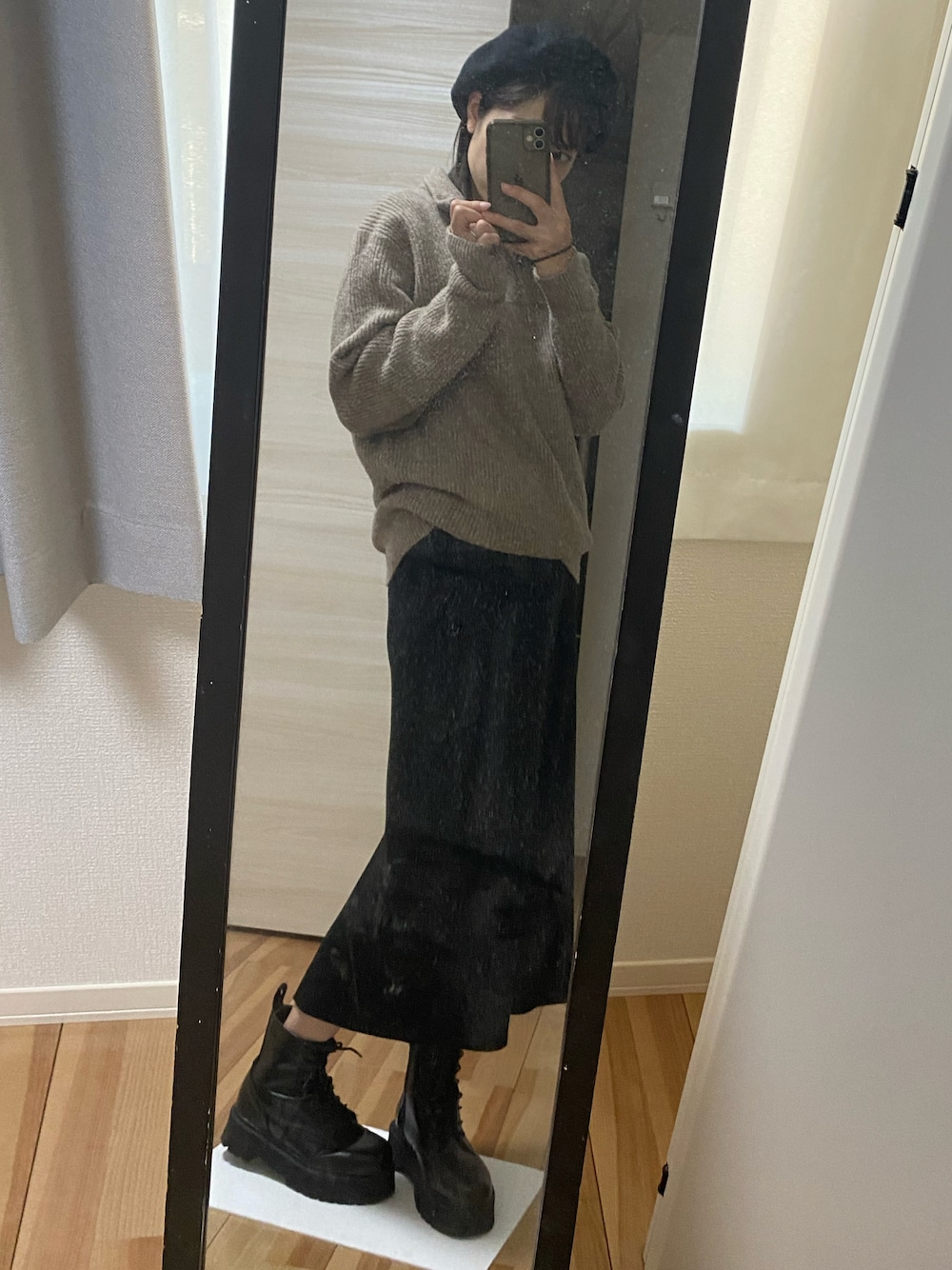 「AW、きれいめカジュアル、UNIQLO、ベレー帽」｜「UNIQLOのアイテム（ニット/セーター、ベージュ系）」を使った、latte.さん（レディース・164cm）の夏コーディネートの1枚目の写真