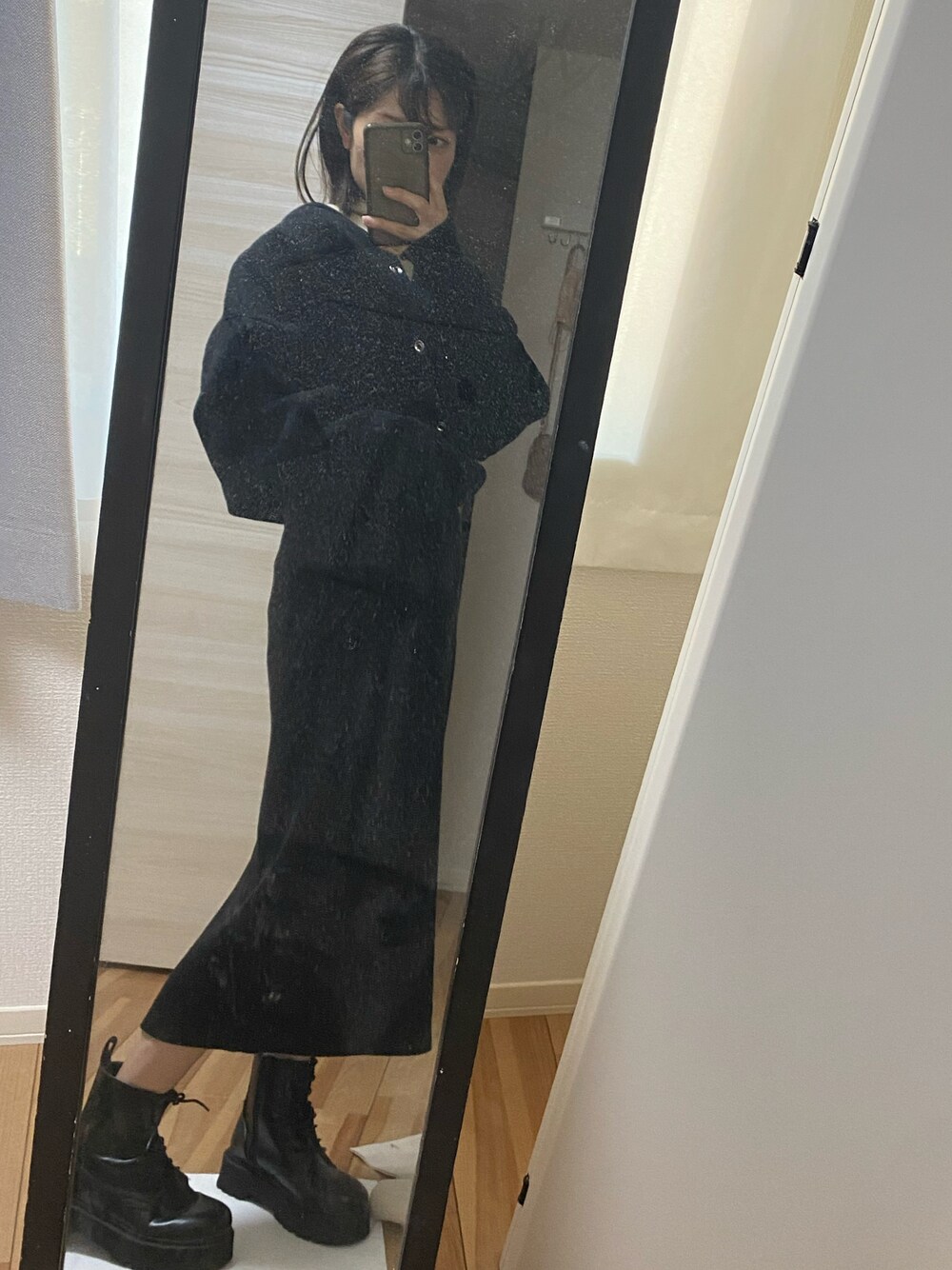 「きれいめカジュアル、マーメイドスカート、秋コーデ、ブラックコーデ」｜「GRLの厚底レースアップブーツ（ブーツ、ブラック系）」を使った、latte.さん（レディース・164cm）の夏コーディネートの1枚目の写真