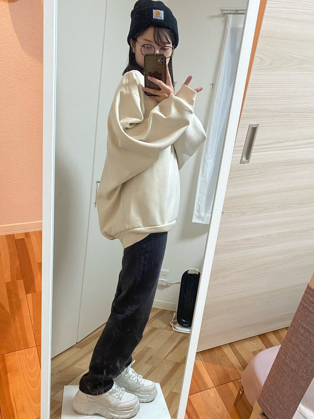 「キレイめカジュアル、グレーデニム、UNIQLO、GU」｜「GUのアイテム（デニムパンツ、グレー系）」を使った、latte.さん（レディース・164cm）の夏コーディネートの1枚目の写真