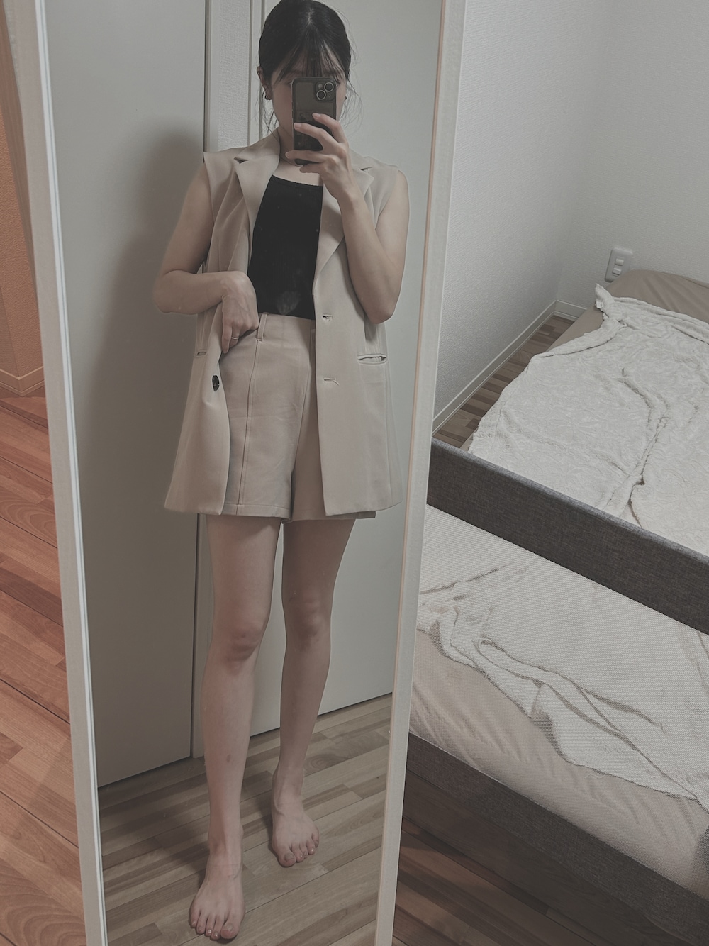「GRLのアイテム（パンツ、ベージュ系）」を使った、latte.さん（レディース・164cm）の夏コーディネートの1枚目の写真
