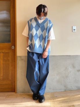 「春服デビュー宣言」｜「アイテム（チノパンツ）」を使った、かとしょーさん（メンズ・180cm）の春コーディネート