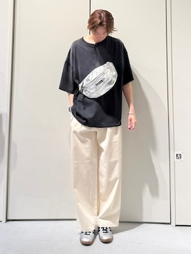 「CIAOPANIC TYPY（チャオパニックティピー）の【UNISEX】スプレー加工ヘンリーTEE（Tシャツ/カットソー、ブラック系）」を使った、かとしょーさん（メンズ・180cm）の春コーディネート
