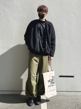 「リバーシブル」｜「アイテム（カーゴパンツ）」を使った、かとしょーさん（メンズ・180cm）の冬コーディネート