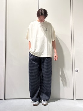 「CIAOPANIC TYPY（チャオパニックティピー）の【DOGS】ユニセックスアニマル刺繍ロゴ半袖TEE（Tシャツ/カットソー、ホワイト系）」を使った、かとしょーさん（メンズ・180cm）の秋コーディネート