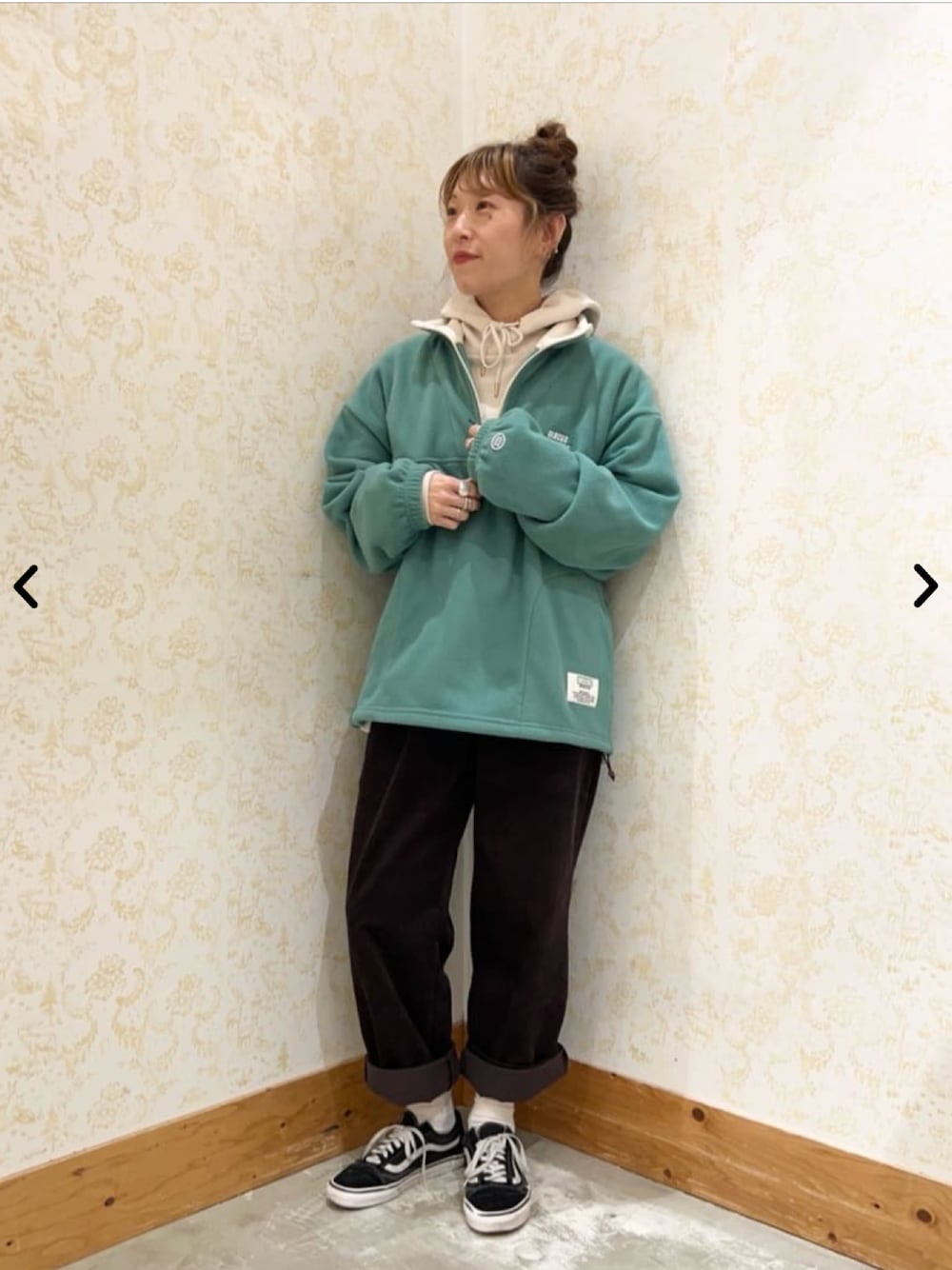「そうコレ！、フリース、discus、秋服コーデ、秋冬、大人かわいい、レディースファッション、スポーツミックス、レイヤードスタイル、別注」｜「DISCUSの【そうコレ! 井桁弘恵さん着用】おしゃれ 度「格上げ」 フリース　/　DISCUS ATHLETIC（ディスカス アスレチック）別注フリースハーフジッププルオーバー（WEB限定カラー）（その他トップス、グリーン系）」を使った、coen officialさん（レディース・164cm）の秋コーディネートの1枚目の写真