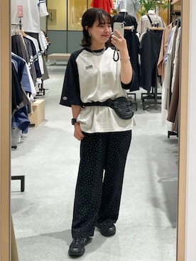 「DISCUS（ディスカス）のDISCUS（ディスカス）別注ナンバープリントTシャツ（Tシャツ/カットソー、その他）」を使った、coen officialさん（レディース・153cm）の春コーディネート