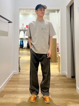 「SMITH'S AMERICAN（スミスアメリカン）のSMITH'S（スミス）別注ポケットプリントTシャツ（Tシャツ/カットソー、ベージュ系）」を使った、coen officialさん（レディース・153cm）の春コーディネート