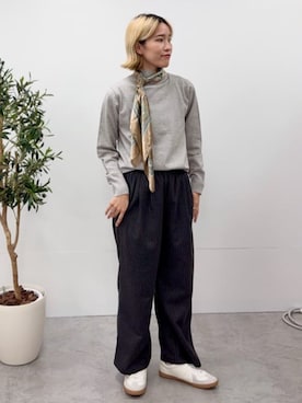 「アイテム（バンダナ/スカーフ）」を使った、coen officialさん（レディース・163cm）の秋コーディネート