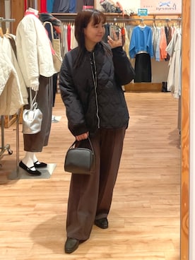 「coen（コーエン）のアイテム（スラックス）」を使った、coen officialさん（レディース・155cm）の冬コーディネート