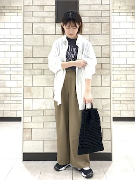 「coen（コーエン）の接触冷感タックイージーパンツ（スラックス）」を使った、coen officialさん（レディース・159cm）の夏コーディネート