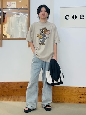「Tom＆Jerry（トムアンドジェリー）のTOM and JERRY （トムとジェリー）ヴィンテージライクTシャツ（Tシャツ/カットソー、ベージュ系）」を使った、coen officialさん（レディース・153cm）の春コーディネート