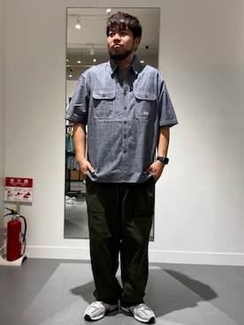 「coen（コーエン）の楽シェフリラックスパンツ【ストレッチ】（その他パンツ、グリーン系）」を使った、coen officialさん（レディース・153cm）の春コーディネート