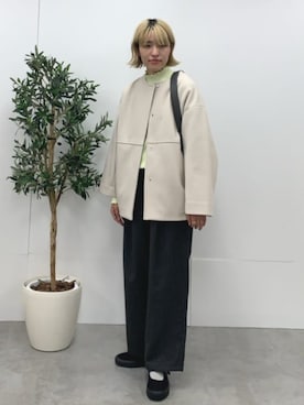 「アイテム（ノーカラーコート）」を使った、coen officialさん（レディース・163cm）の秋コーディネート