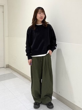 「アイテム（チノパンツ）」を使った、coen officialさん（レディース・157cm）の秋コーディネート