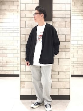 「coenスタッフスタイリング」｜「アイテム（チノパンツ）」を使った、coen officialさん（メンズ・171cm）の春コーディネート