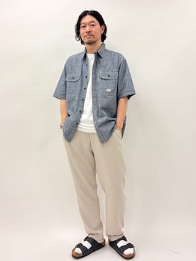 「coen（コーエン）のリネンライク1タックレギュラーパンツ【UVカット】（スラックス、ベージュ系）」を使った、coen officialさん（レディース・153cm）の春コーディネート