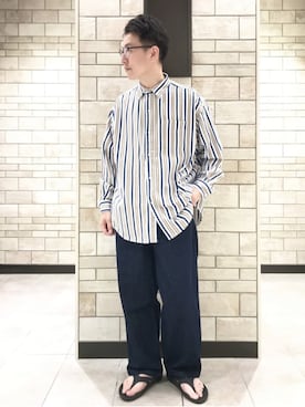 「秋先取りコーデ」｜「アイテム（チノパンツ）」を使った、coen officialさん（メンズ・171cm）の夏コーディネート