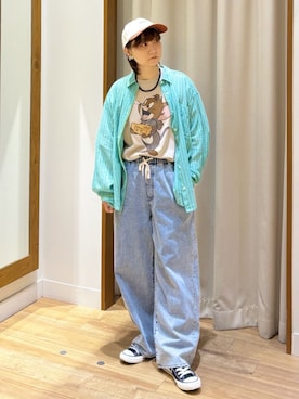 「coen（コーエン）の【新色/WEB限定カラーあり】コットンレーヨンデニムワイドパンツ（インフルエンサー紹介アイテム）（デニムパンツ、ブルー系）」を使った、coen officialさん（レディース・153cm）の春コーディネート