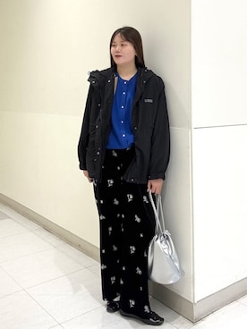 「アイテム（マウンテンパーカー）」を使った、coen officialさん（レディース・163cm）の秋コーディネート