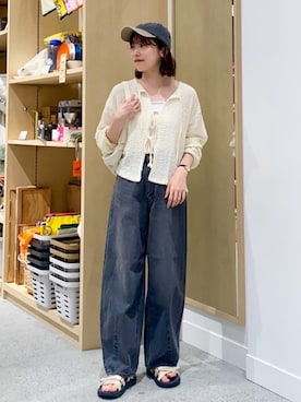 「coen（コーエン）の【トレンド＆体型カバー両立/全骨格OK】カーブデニムパンツ（デニムパンツ）」を使った、coen officialさん（レディース・156cm）の秋コーディネート