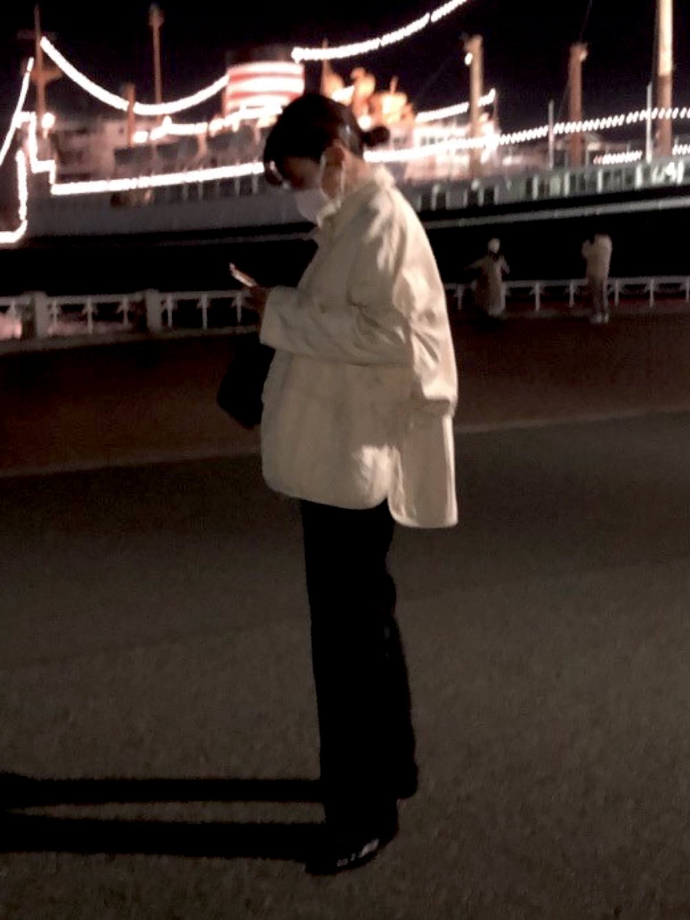 「初投稿、おしゃれさんと繋がりたい、大学生、大学生コーデ、オトナカジュアル、シンプル、モノトーン、アウター、黒、冬、みなとみらい」｜「select MOCAの2021 AW レイヤードキルティングジャケット（ダウンジャケット/コート、ホワイト系）」を使った、ERIさん（レディース・160cm）の冬コーディネートの1枚目の写真