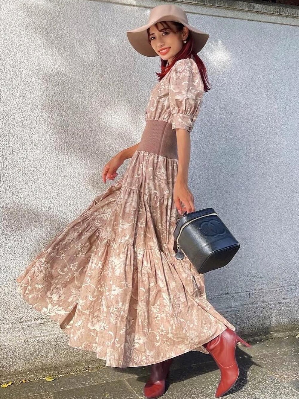 「秋のコーデ、rienda、大人ガーリー、キレイめ、花柄、ブーツ、大人女子、秋服準備はじめました、デート、ワンピース、休日スタイル」｜「riendaのティアードシャツリブマキシワンピース（シャツワンピース、その他）」を使った、みすさち【見須幸代】さん（レディース・160cm）の秋コーディネートの1枚目の写真