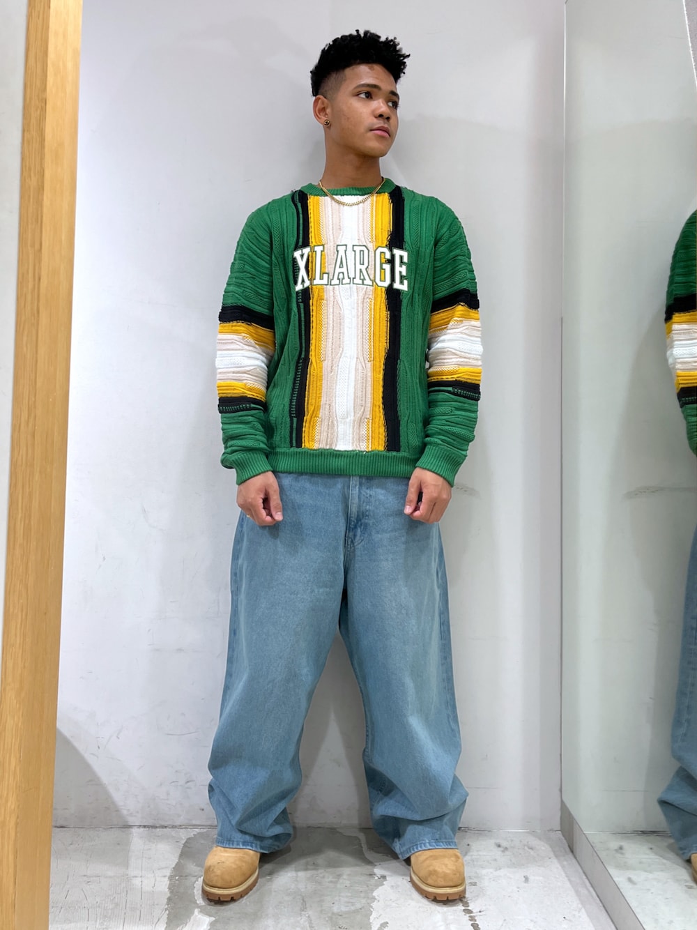 「ニット、デニムパンツ、グリーン、レゲエ」｜「XLARGEのアイテム（ニット/セーター、グリーン系）」を使った、CHRISさん（メンズ・172cm）の秋コーディネートの1枚目の写真