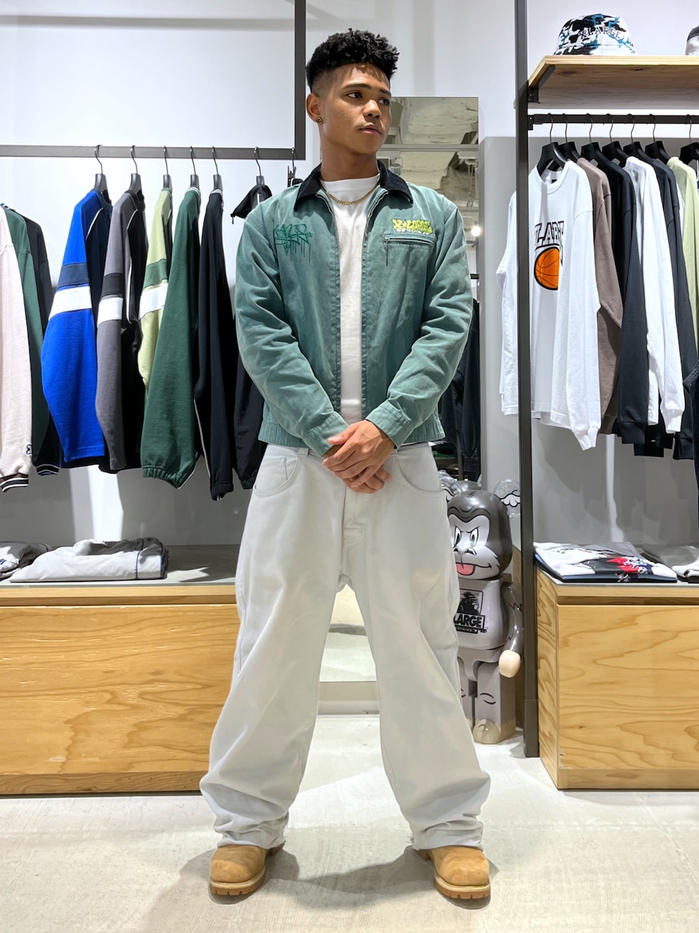「デニムパンツ、デニムジャケット、秋コーデ、green」｜「XLARGEのアイテム（デニムジャケット、グリーン系）」を使った、CHRISさん（メンズ・172cm）の秋コーディネートの1枚目の写真