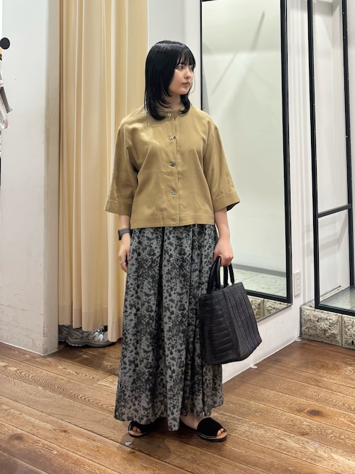やわらかネルのバックギャザーブラウス ノーカラーバックギャザーブラウス（シャツ/ブラウス）｜URBAN
