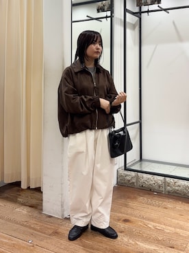 「かぐれ（カグレ）のコットンクロップドパンツ（その他パンツ、ホワイト系）」を使った、chihiroさん（レディース・153cm）の秋コーディネート