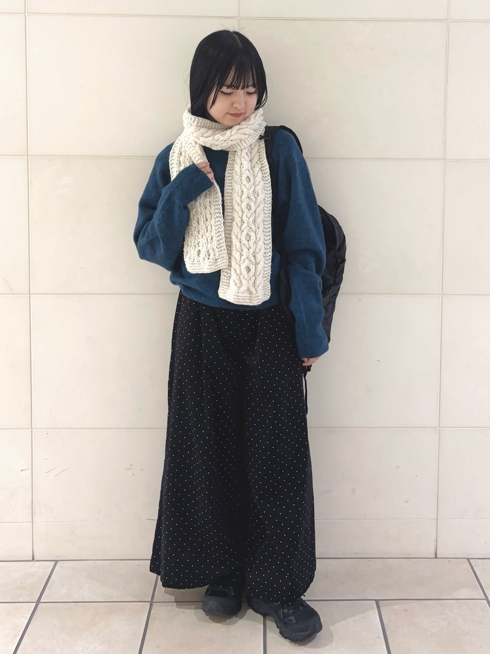 ペルーアランマフラーを使った人気ファッションコーディネート - WEAR