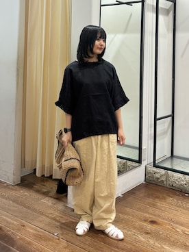 「URBAN RESEARCH DOORS（アーバンリサーチドアーズ）のペーパートートバッグ（トートバッグ、ベージュ系）」を使った、chihiroさん（レディース・153cm）の春コーディネート