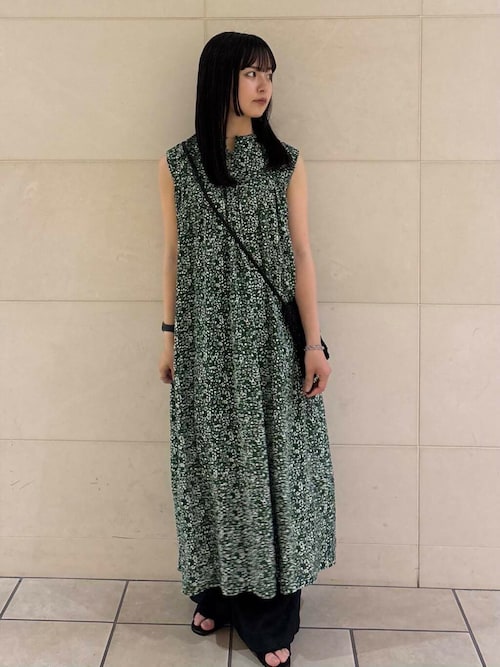 自由区 大きいサイズ リバーシブルノースリーブワンピース 花柄 ネイビー 自由区 - 大人気の花柄ワンピースをご紹介！ | ファッション通販
