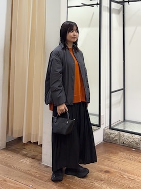 「URBAN RESEARCH DOORS（アーバンリサーチドアーズ）の『防花粉加工/静電気防止/洗濯可』『UR TECH』撥水ポケッタブル中綿ブルゾン 26AW（ブルゾン、グレー系）」を使った、chihiroさん（レディース・153cm）の秋コーディネート