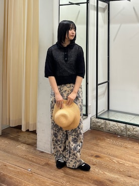 「かぐれ（カグレ）のコットンリネンプリントイージーパンツ（その他パンツ、グレー系）」を使った、chihiroさん（レディース・153cm）の春コーディネート