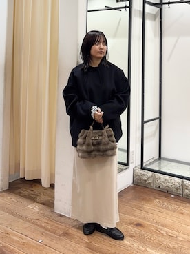 「URBAN RESEARCH DOORS（アーバンリサーチドアーズ）のベロアストレートスカート（スカート、ホワイト系）」を使った、chihiroさん（レディース・153cm）の秋コーディネート