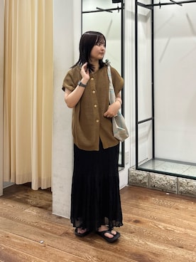 「OOFOS（ウーフォス）のOOFOS　OORIGINAL｜ウーフォス/リカバリーサンダル/軽量（サンダル、ブラック系）」を使った、chihiroさん（レディース・153cm）の夏コーディネート