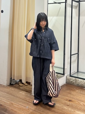 「URBAN RESEARCH DOORS（アーバンリサーチドアーズ）のbeej　LOOP STRIP BOX TOTEBAG（トートバッグ、ブラウン系）」を使った、chihiroさん（レディース・153cm）の春コーディネート