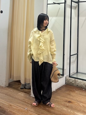 「URBAN RESEARCH DOORS（アーバンリサーチドアーズ）のペーパートートバッグ（トートバッグ、ベージュ系）」を使った、chihiroさん（レディース・153cm）の春コーディネート