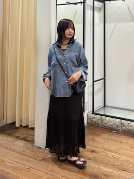 「URBAN RESEARCH DOORS（アーバンリサーチドアーズ）のシアーデニムシャツ（シャツ/ブラウス、ブルー系）」を使った、chihiroさん（レディース・153cm）の夏コーディネート