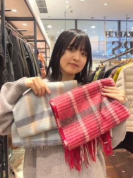 「アイテム（ストール/ショール、レッド系）」を使った、chihiroさん（レディース・153cm）の冬コーディネート