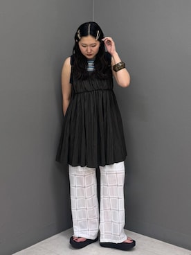 「URBAN RESEARCH DOORS（アーバンリサーチドアーズ）のOOFOS　OOMEGA（サンダル、ブラック系）」を使った、のぶさん（レディース・163cm）の夏コーディネート