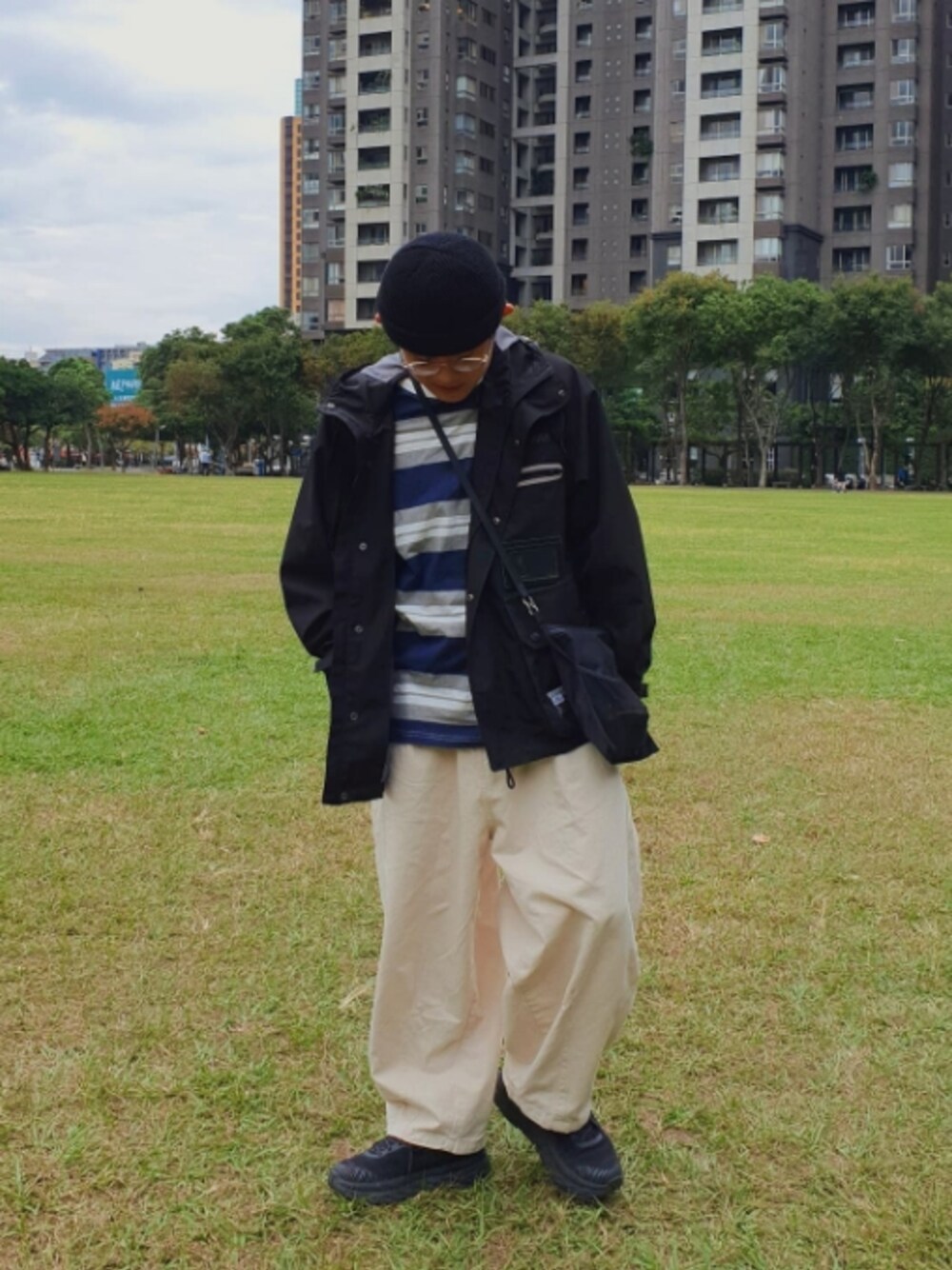 「GUのアイテム（その他アウター、ブラック系）」を使った、stanley🇹🇼さん（メンズ・168cm）の冬コーディネートの1枚目の写真